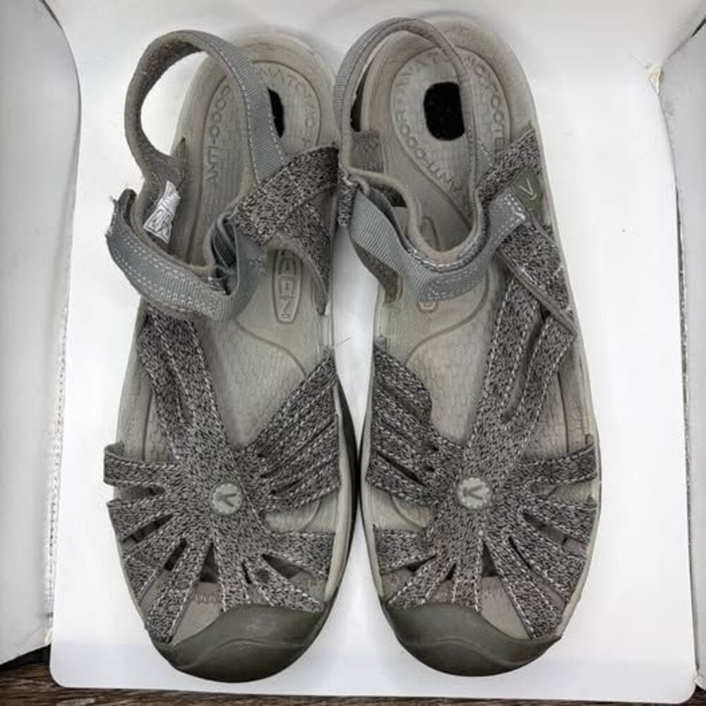 Women’s KEEN Sandals Size 11